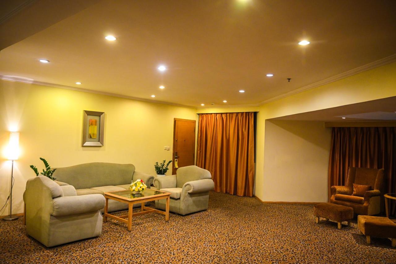 Katriya Hotel And Tower Hyderabad Exterior foto