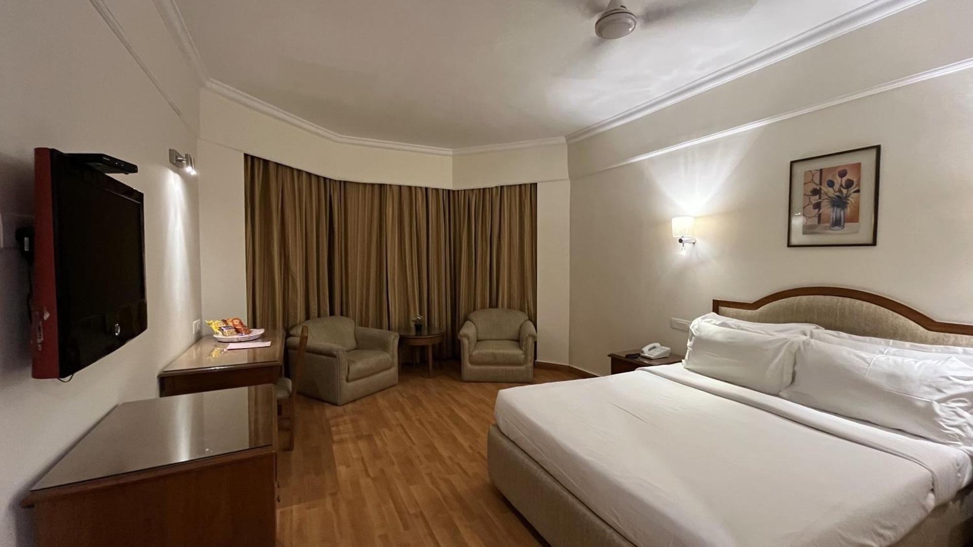 Katriya Hotel And Tower Hyderabad Exterior foto