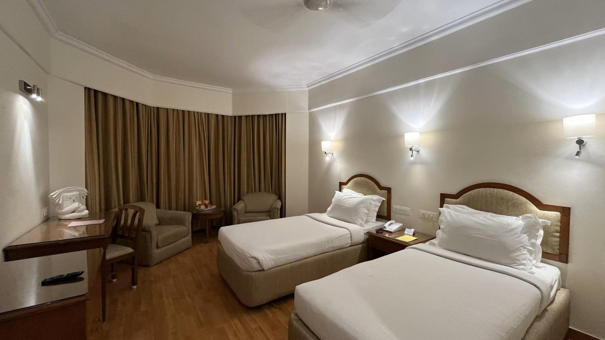 Katriya Hotel And Tower Hyderabad Exterior foto