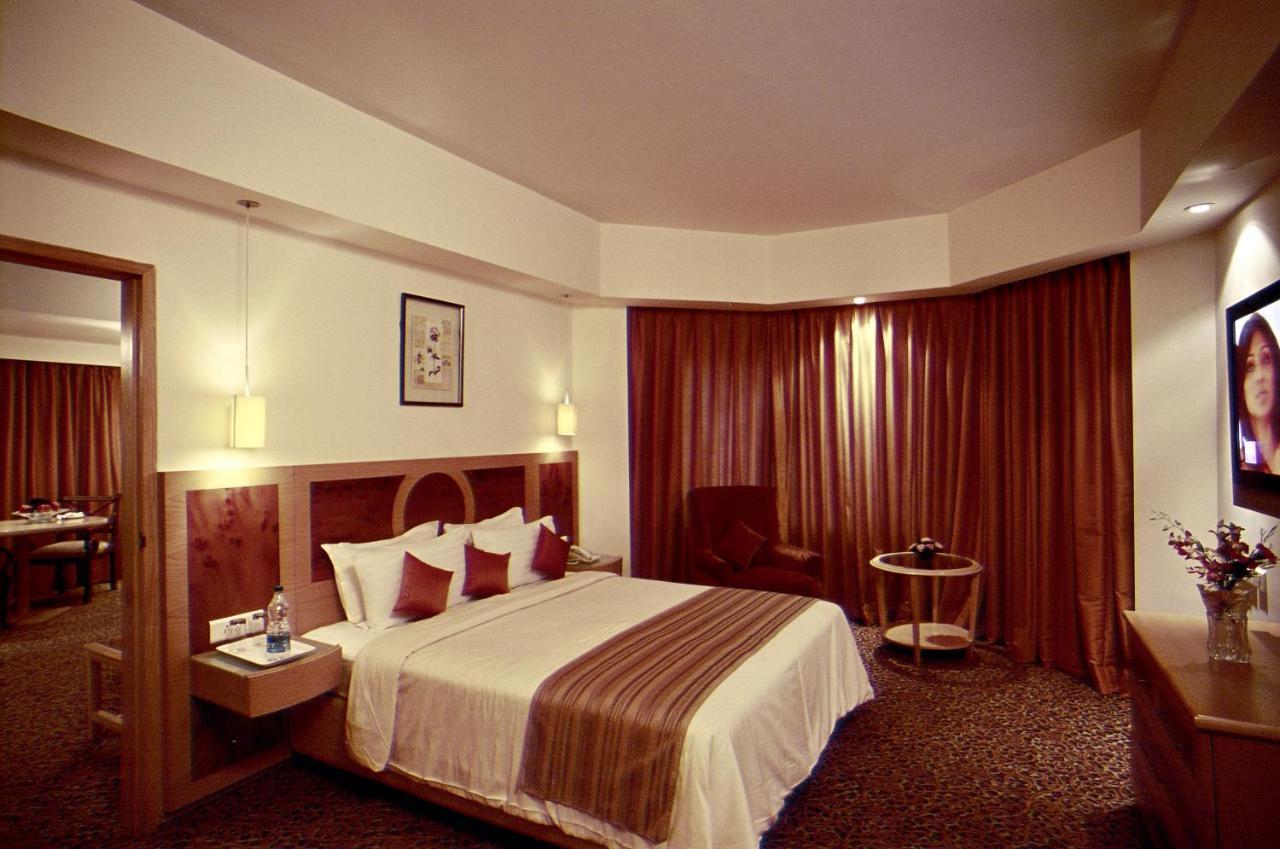 Katriya Hotel And Tower Hyderabad Exterior foto